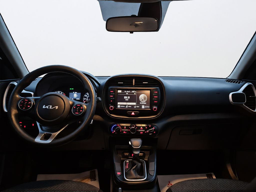 2022 Kia Soul LX White at Gullo Toyota
