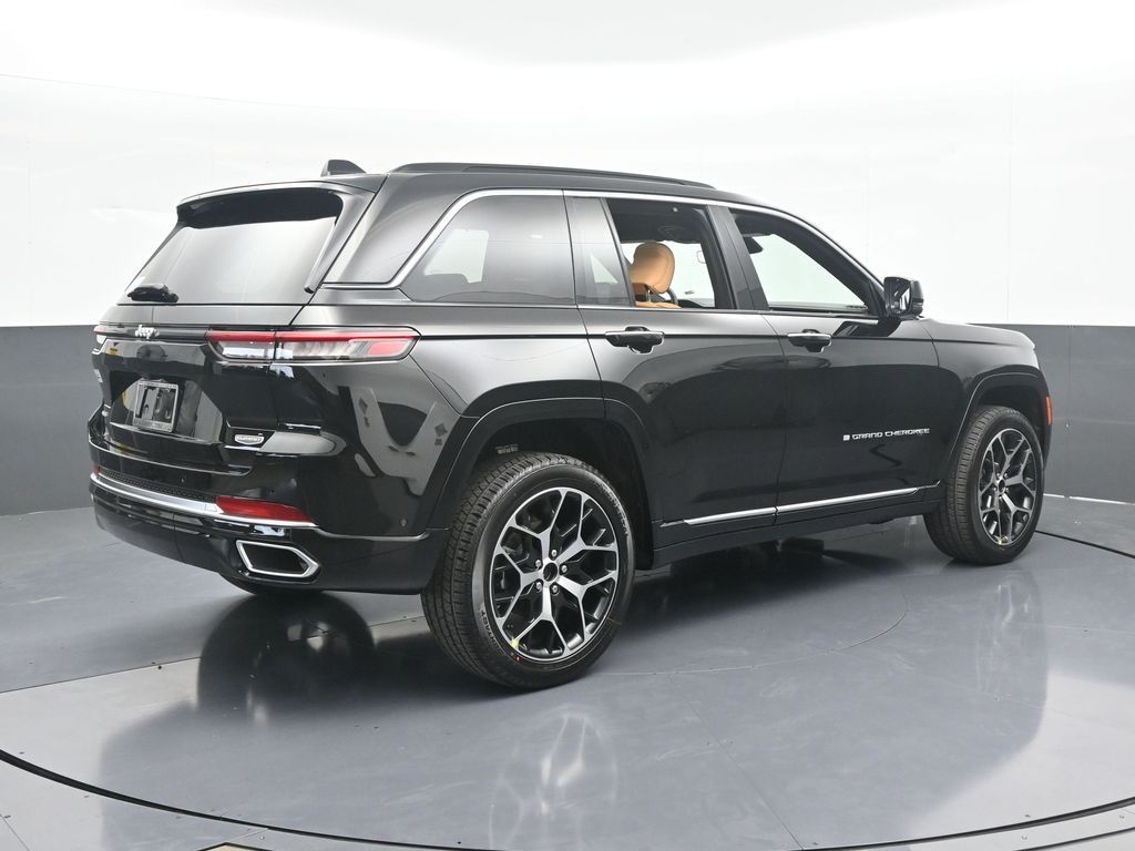 New 2025 Diamond Black Crystal Pearlcoat Jeep Summit image 6