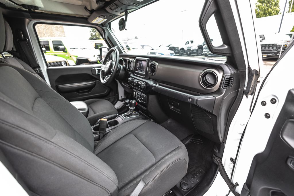 2020 Jeep Gladiator Sport thumbnail 31