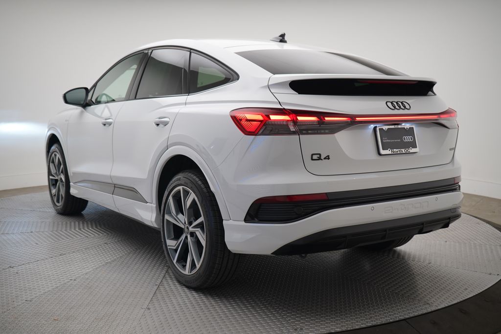 Thumbnail: 2023 Audi Q4 e-tron - 3