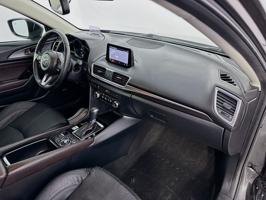 2018 Mazda Mazda3 i Grand Touring 29