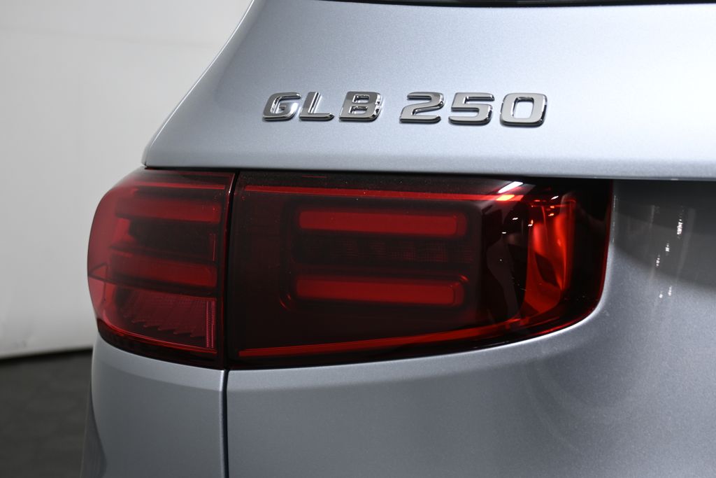 Thumbnail: 2026 Mercedes-Benz GLB - 12