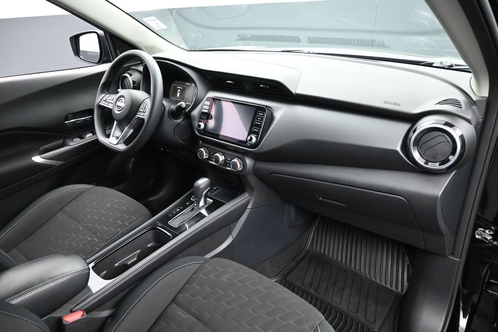 2024 Nissan Kicks SV Xtronic CVT
