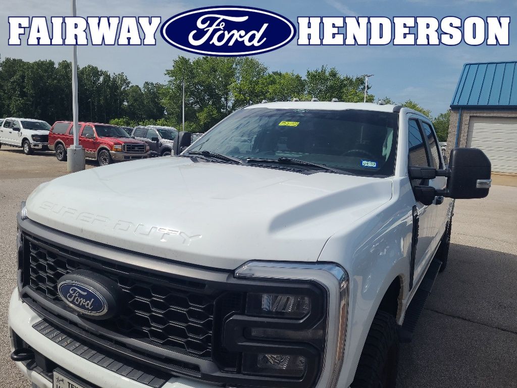 Oxford White 2024 Ford F-250 Super Duty Pickup Truck Four-Wheel Drive Automatic