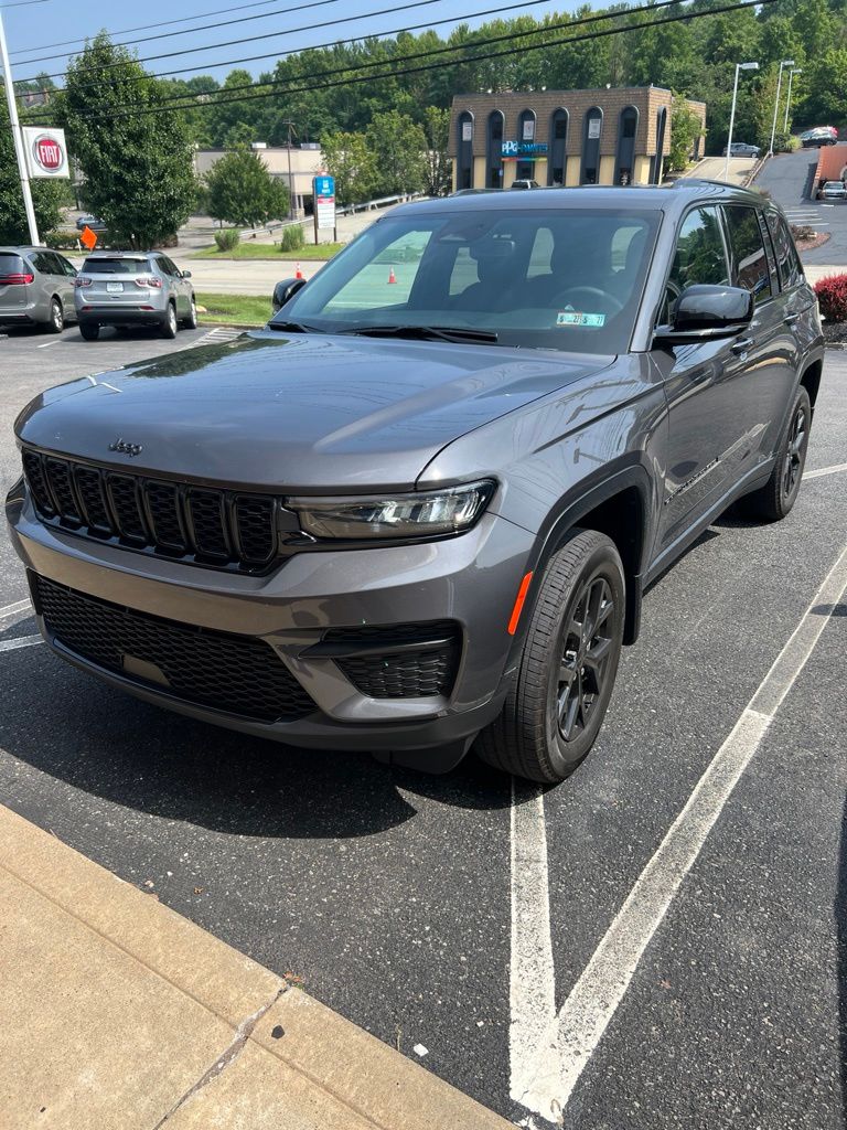 2024 Jeep Grand Cherokee Altitude Gray at Auto Express Mitsubishi