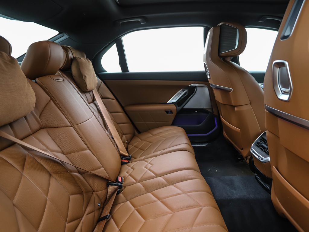 Thumbnail: 2024 BMW 7 Series - 25