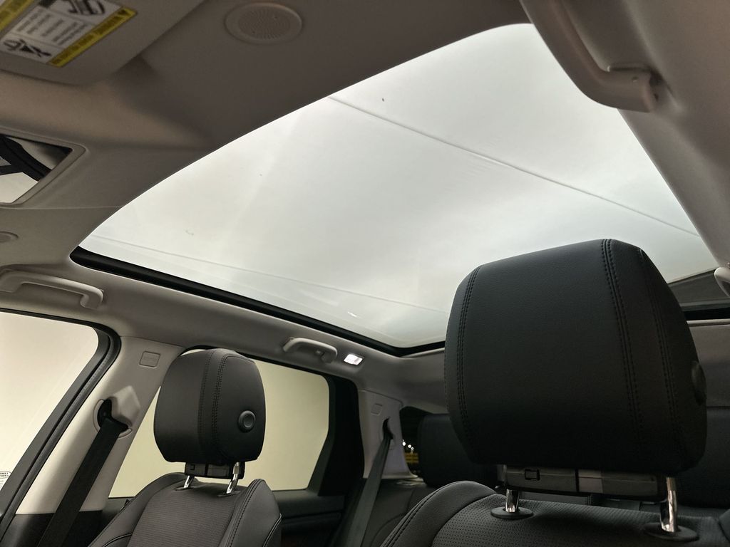 2024 Land Rover Discovery Sport S 8