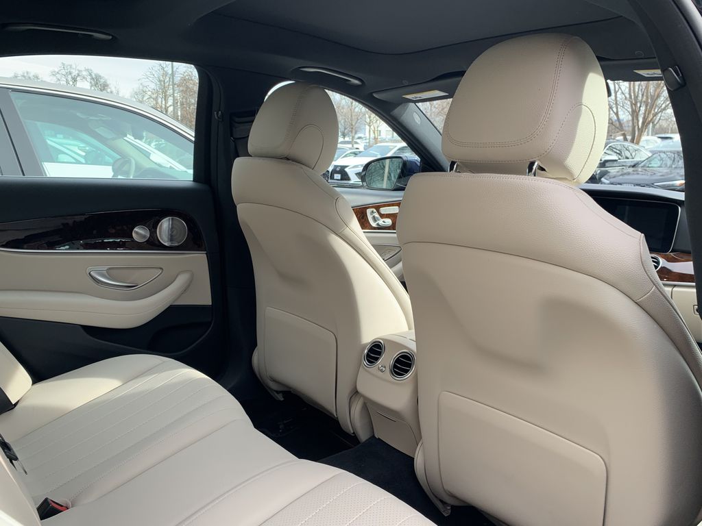 Thumbnail: 2019 Mercedes-Benz E-Class - 26
