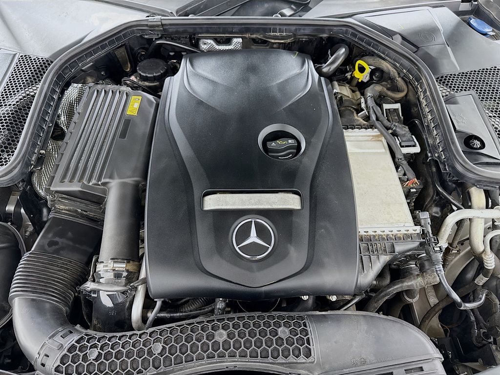 Thumbnail: 2016 Mercedes-Benz C-Class - 28