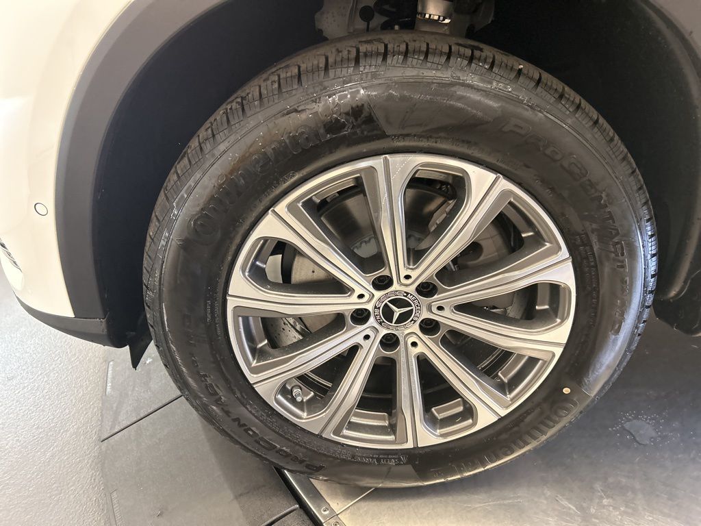 Thumbnail: 2026 Mercedes-Benz GLC - 10