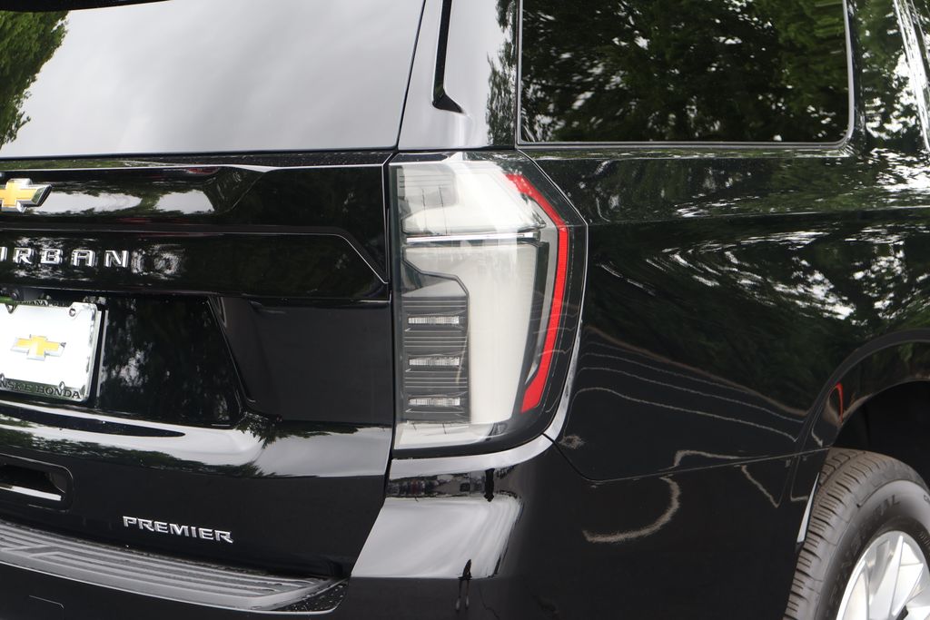 Thumbnail: 2025 Chevrolet Suburban - 10