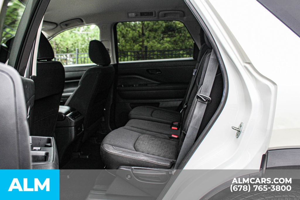 Used 2024 White Nissan SV image 18