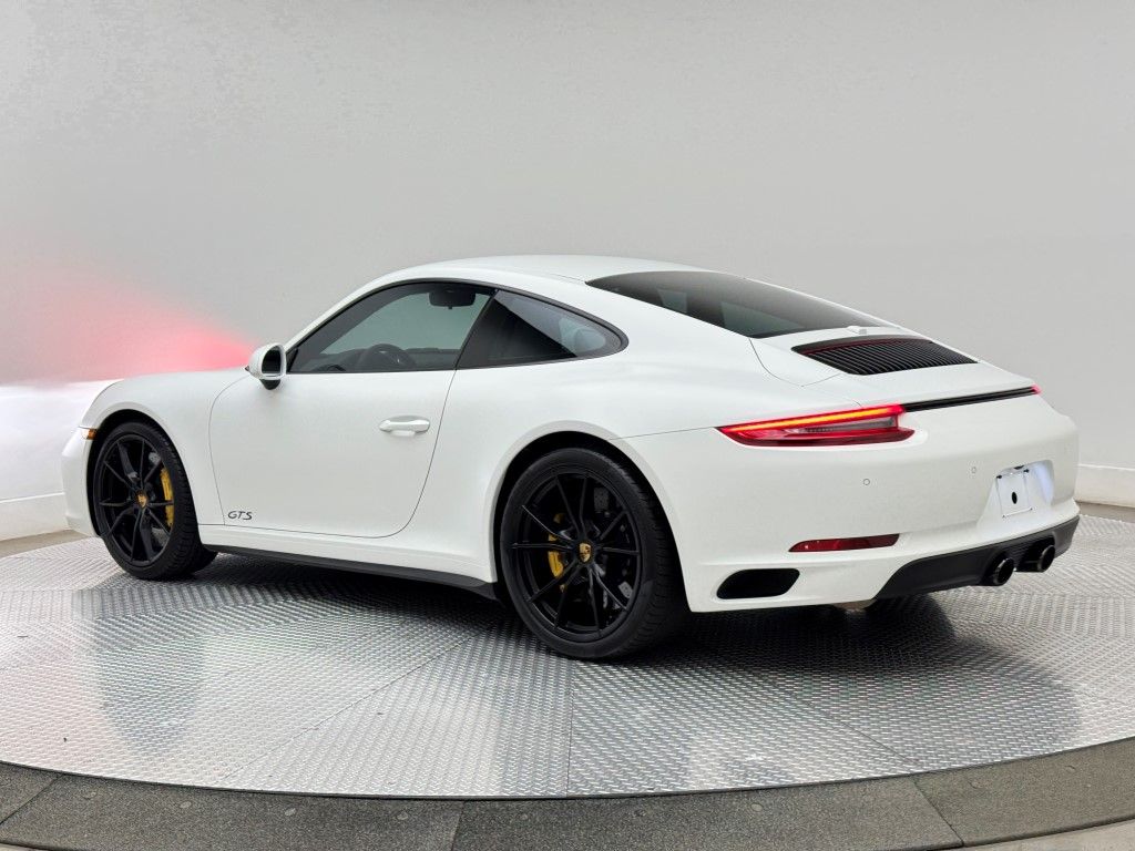 Thumbnail: 2019 Porsche 911 - 12