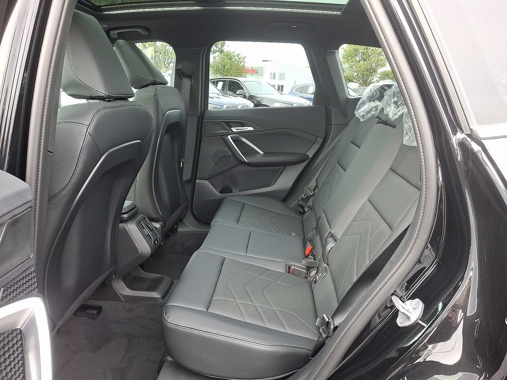 Thumbnail: 2026 BMW X1 - 5