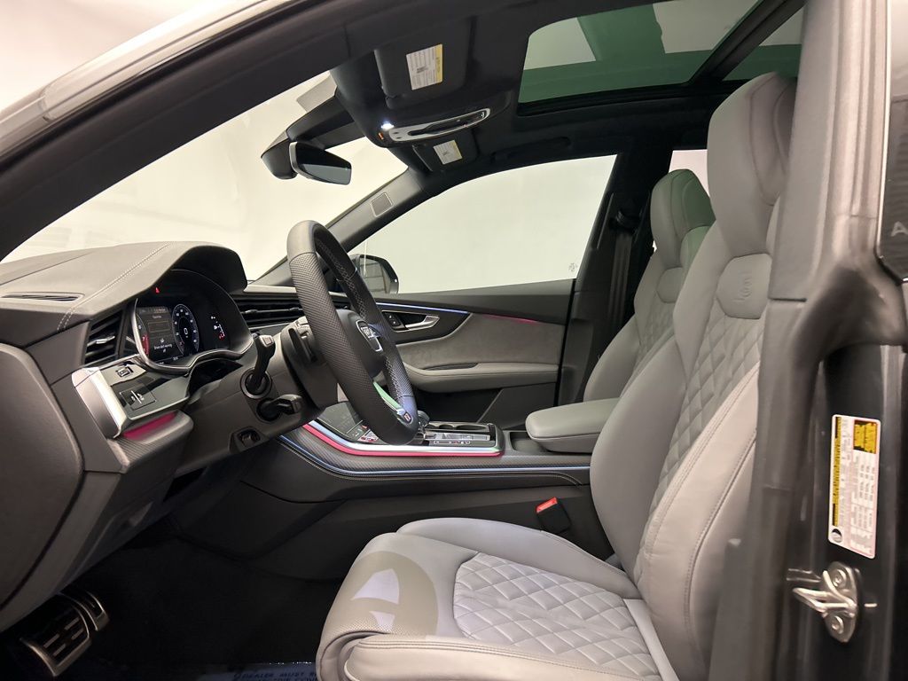 Thumbnail: 2025 Audi SQ8 - 12