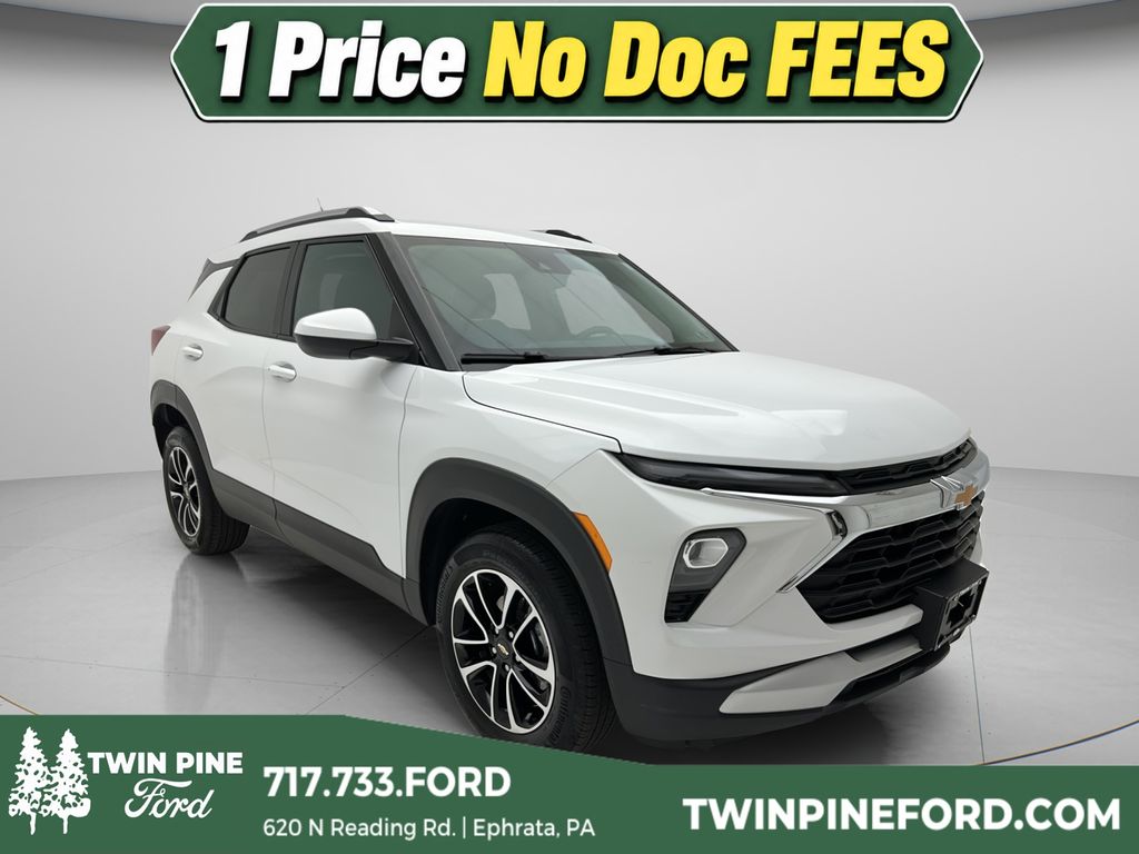 Summit White 2025 Chevrolet Trailblazer SUV / Crossover Four-Wheel Drive Automatic