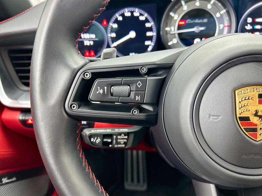 Thumbnail: 2022 Porsche 911 - 14