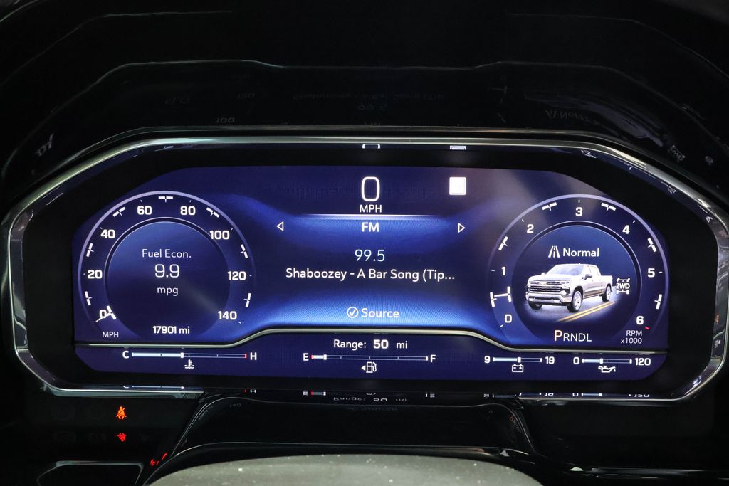 2022 Chevrolet Silverado 1500 LT 25