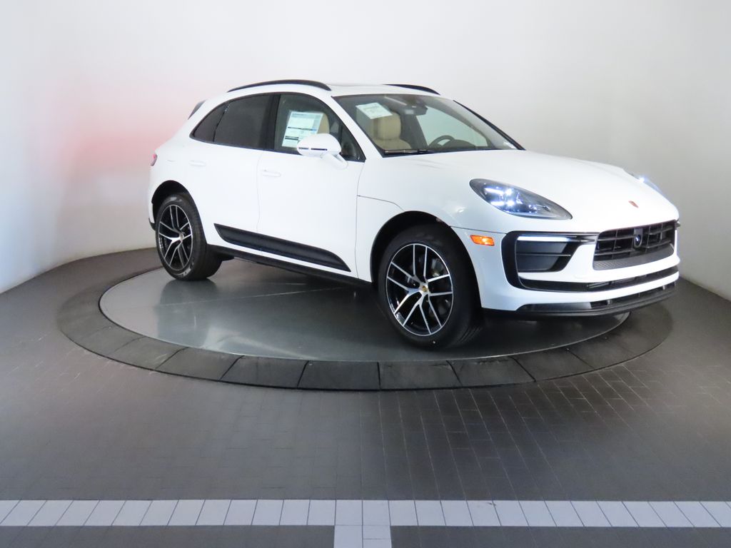 Thumbnail: 2026 Porsche Macan - 9