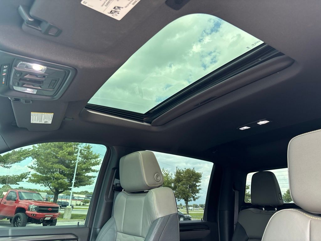 Used 2024 Chevrolet Silverado 2500HD ZR2 with VIN 1GC4YYEY1RF234925 for sale in Kansas City