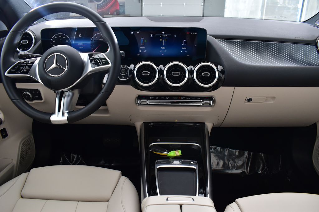 Thumbnail: 2025 Mercedes-Benz GLA - 24