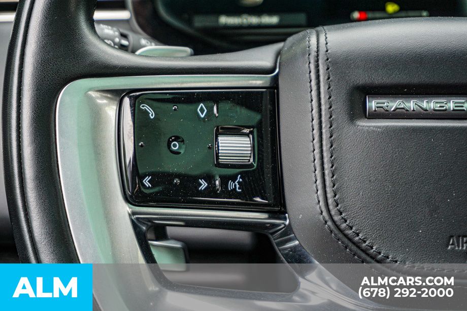 Used 2023 Silver Land Rover SE image 28