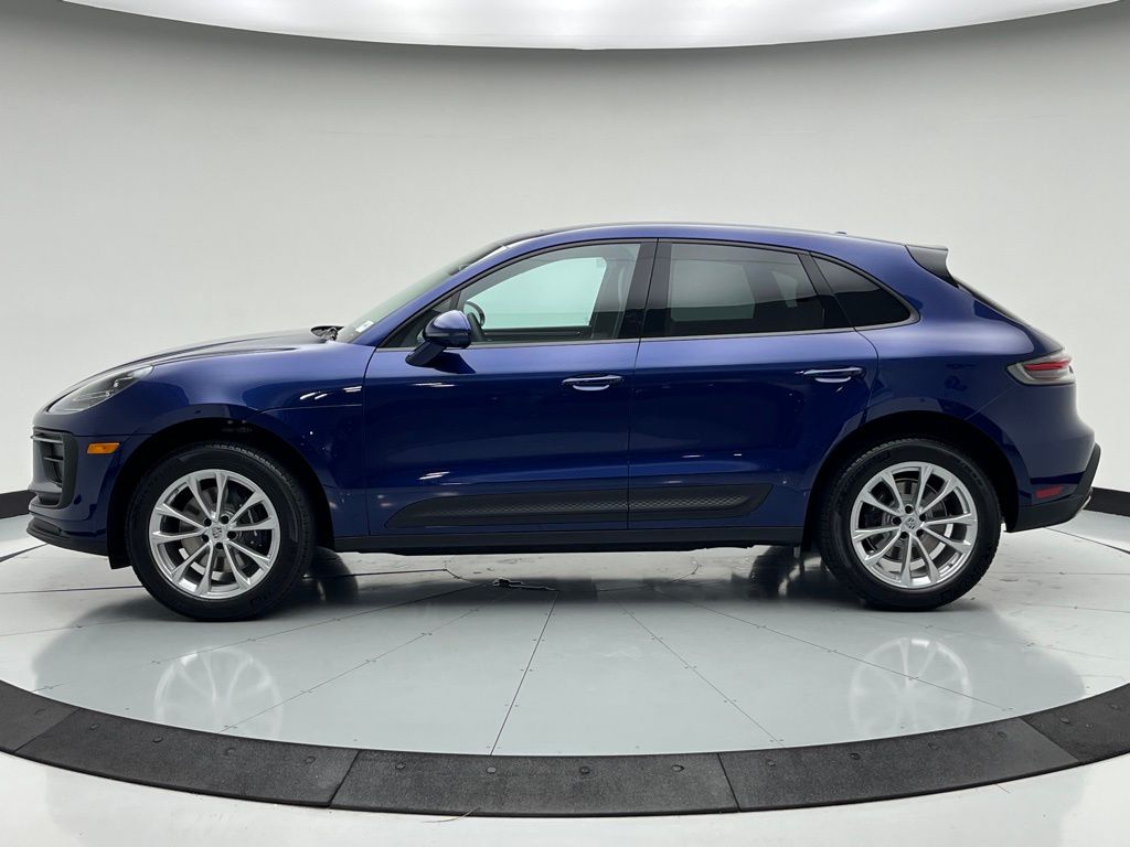 Thumbnail: 2025 Porsche Macan - 2