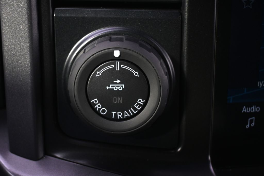 New 2025 Black Ford XLT Hybrid image 31