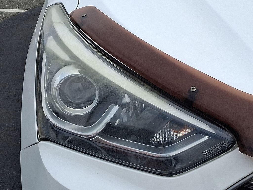 Thumbnail: 2017 Hyundai Santa Fe - 9