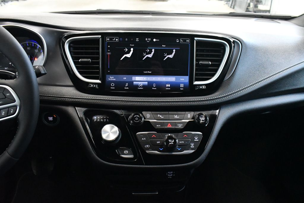 Used 2026 White Chrysler Select image 35