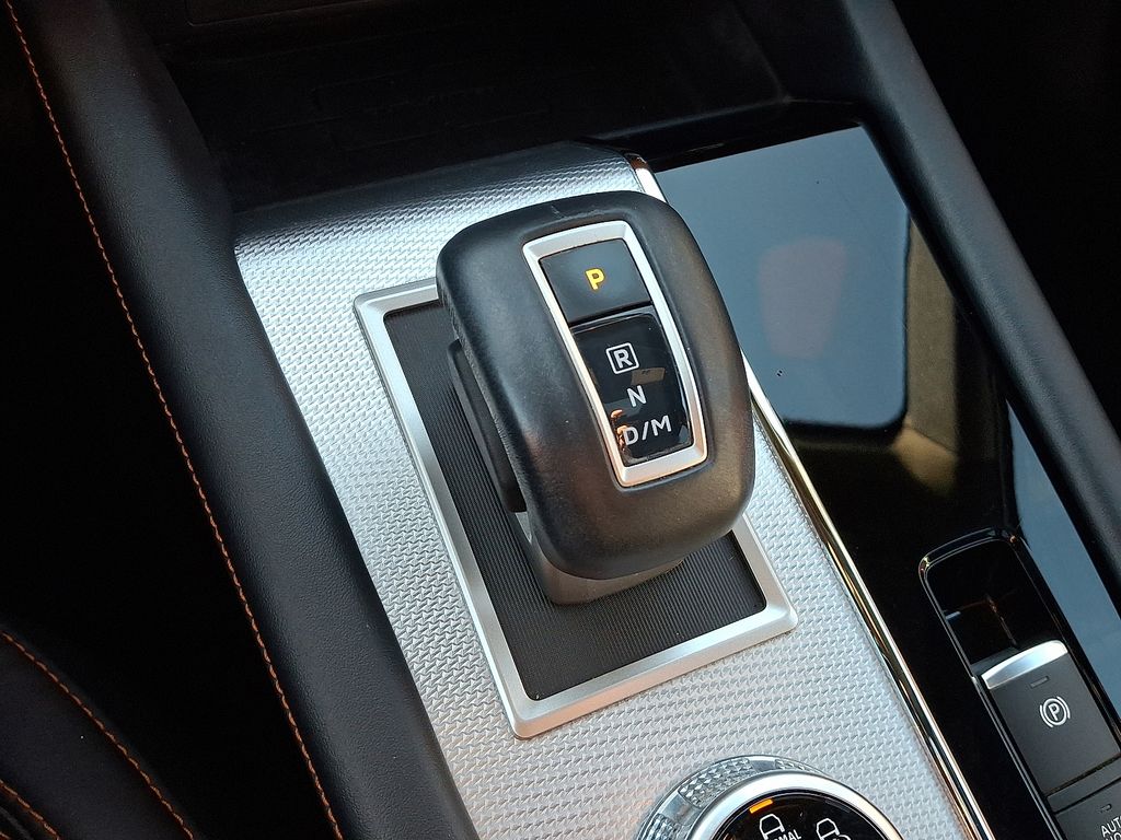 Thumbnail: 2022 Mitsubishi Outlander - 16