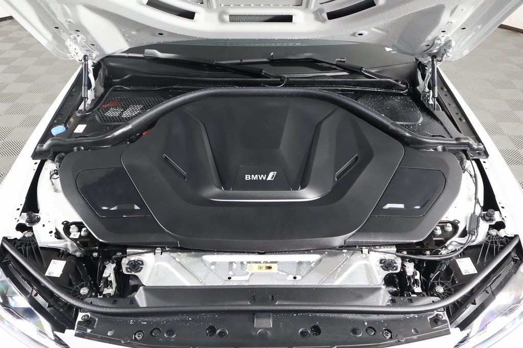 Thumbnail: 2025 BMW i4 - 15