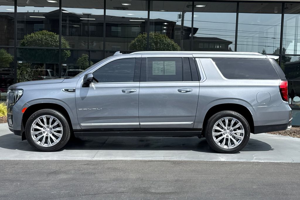 used 2022 GMC Yukon XL car, priced at $53,902