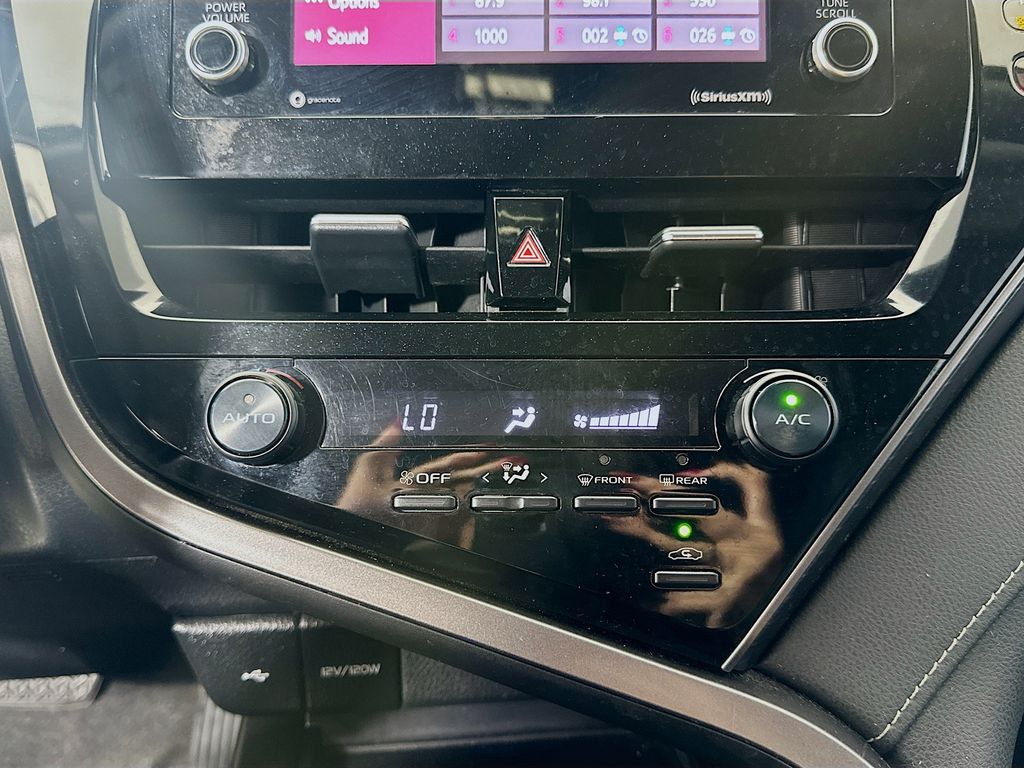 Thumbnail: 2021 Toyota Camry - 15