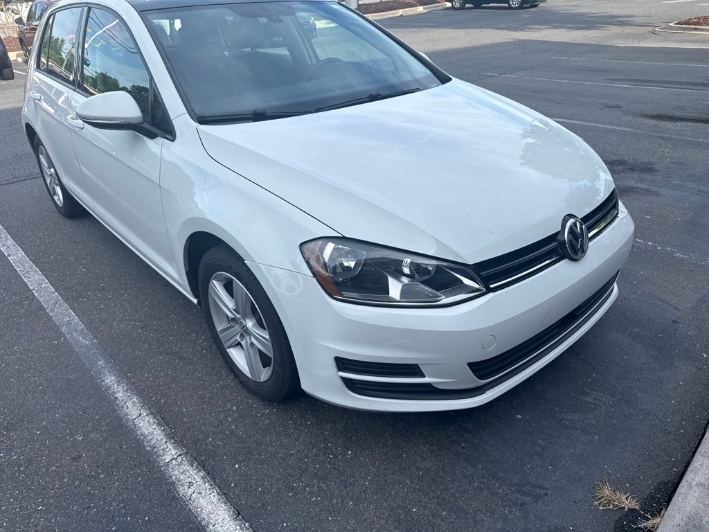 2017 Volkswagen Golf Wolfsburg