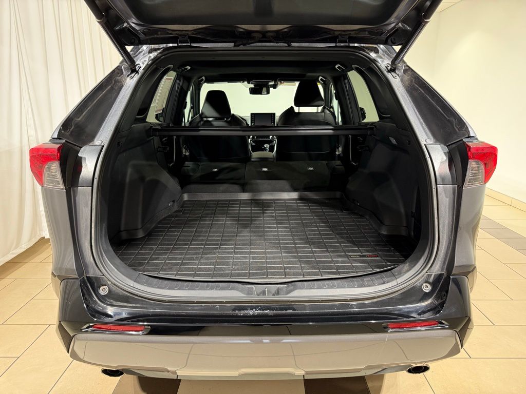 Thumbnail: 2019 Toyota RAV4 - 12