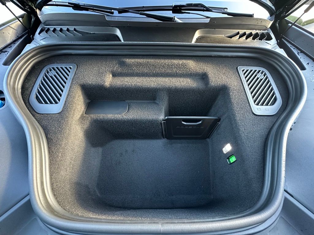 2024 Porsche Macan T 31