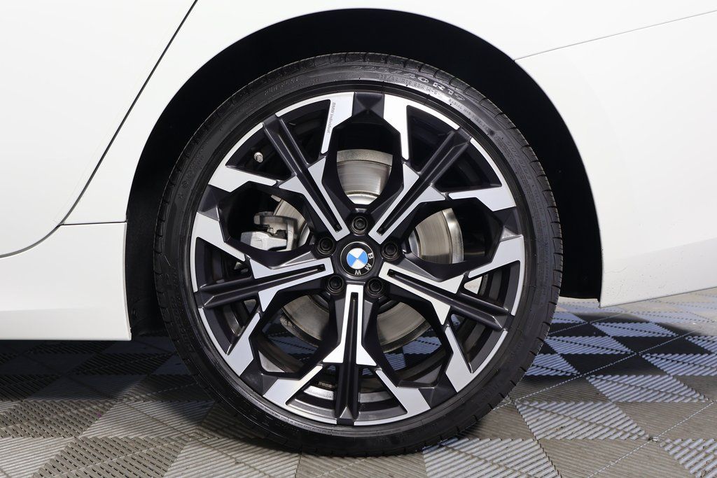 Thumbnail: 2025 BMW 3 Series - 16