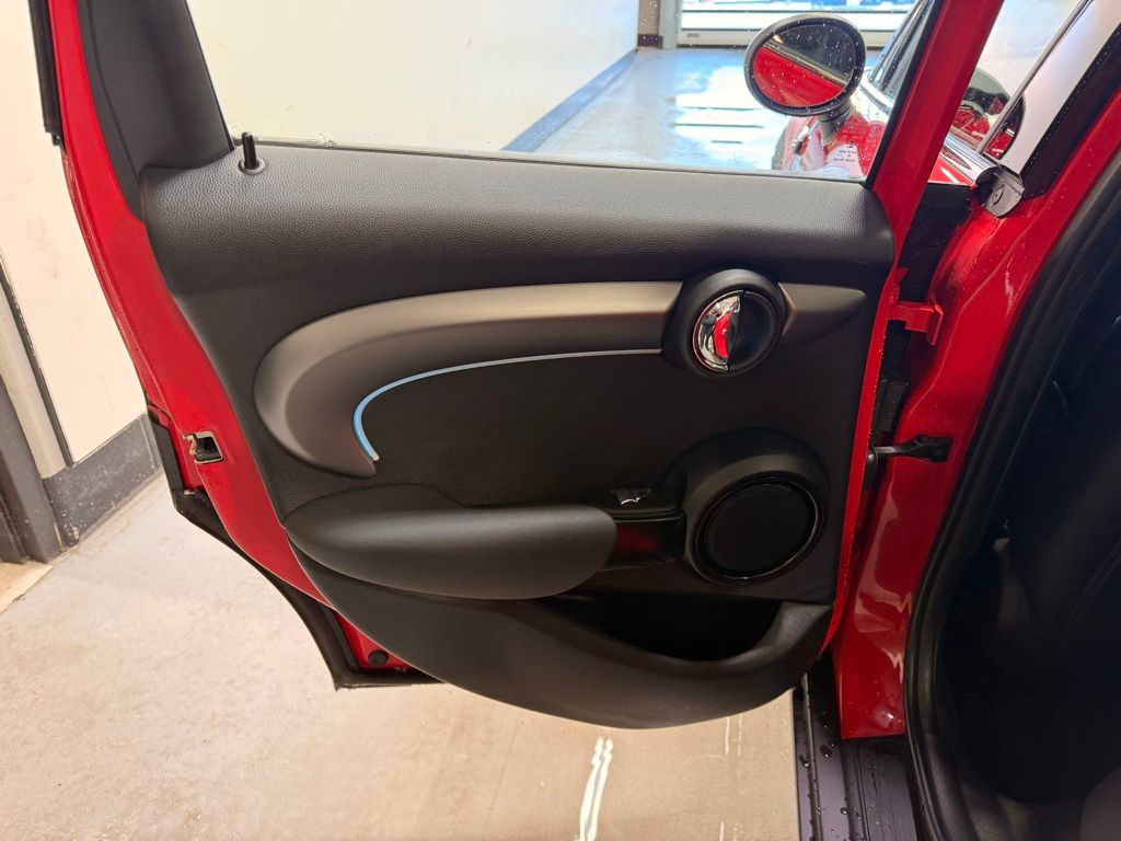 Thumbnail: 2023 MINI Cooper - 20