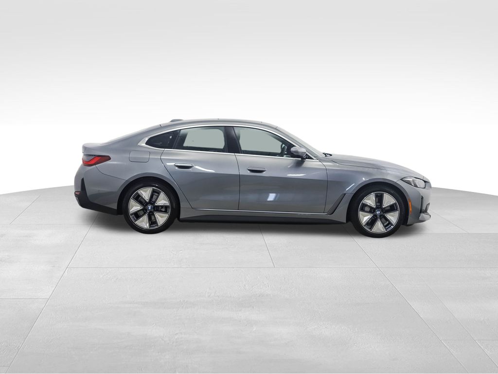 Thumbnail: 2025 BMW i4 - 7