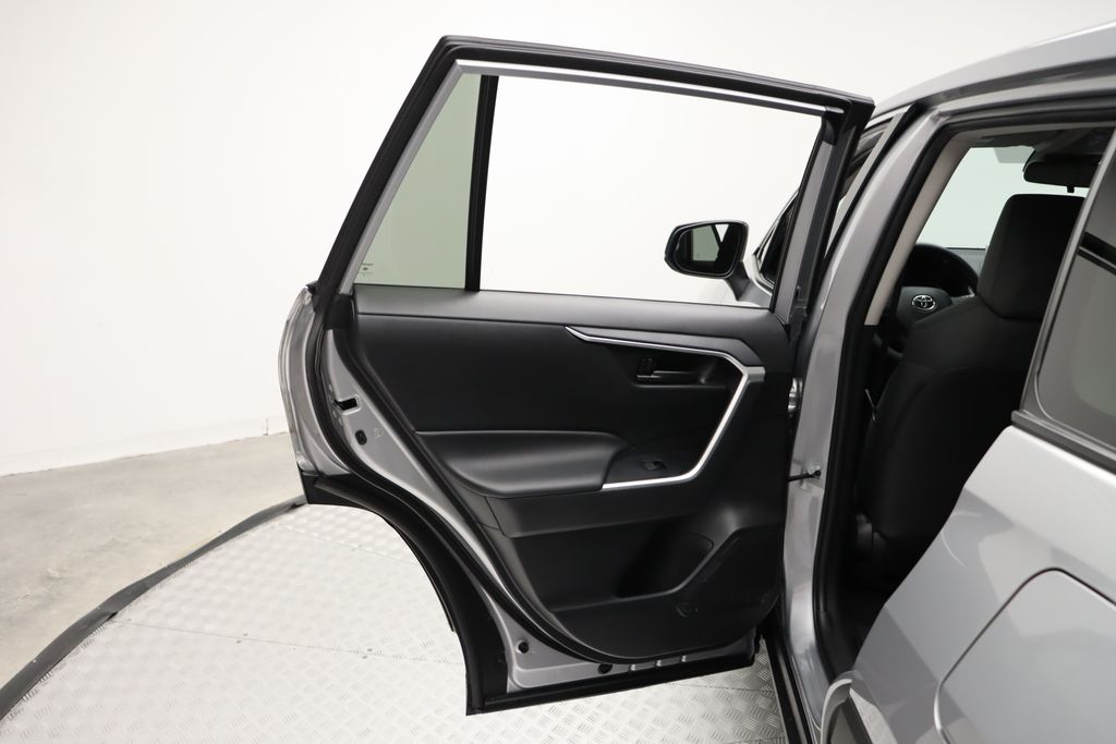 Thumbnail: 2024 Toyota RAV4 - 21