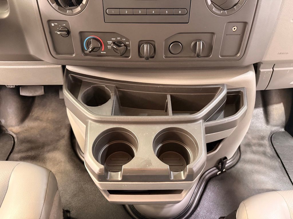 2016 Ford E-450SD Base