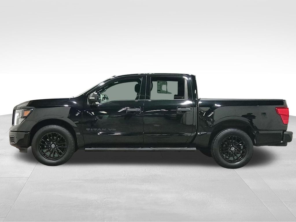 2018 Nissan TITAN SV