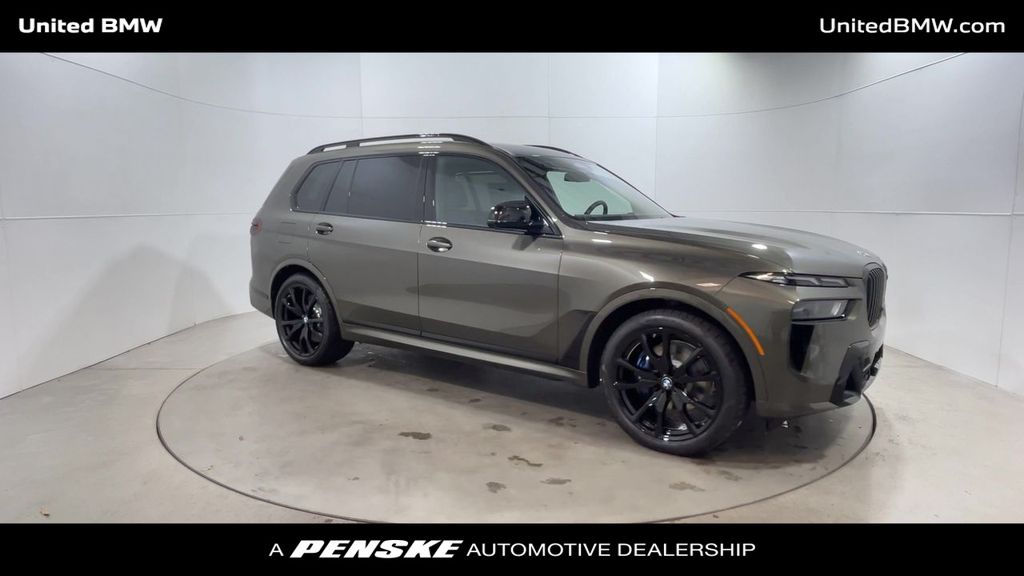 2025 BMW X7 M60i 2