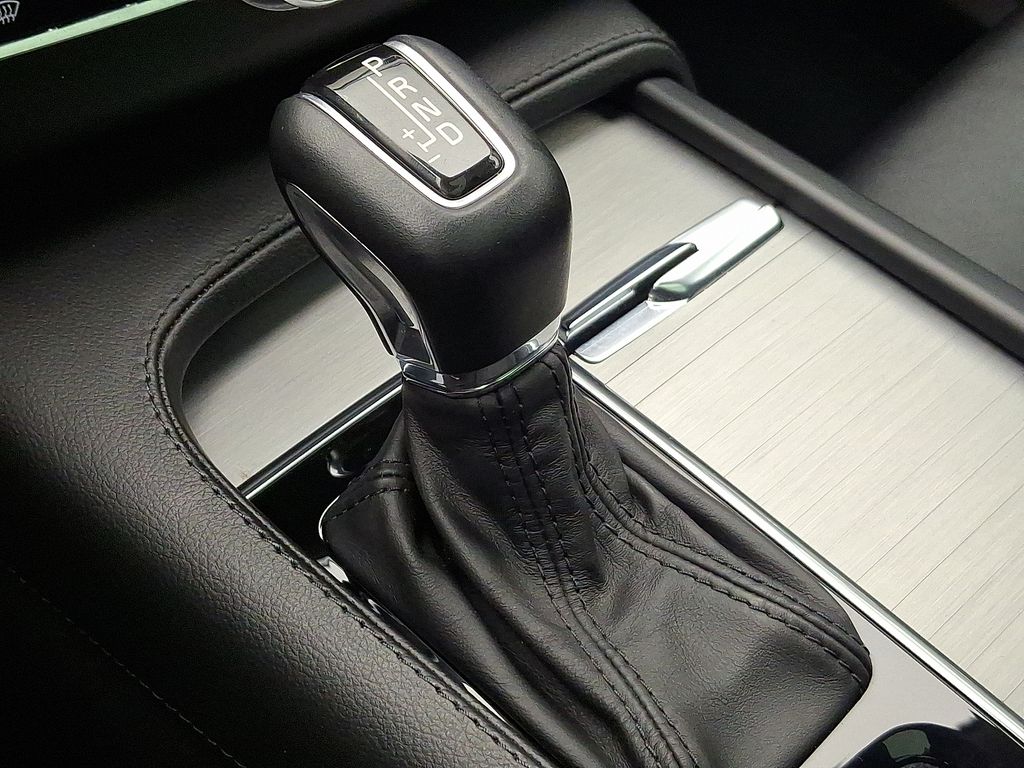 Thumbnail: 2021 Volvo XC90 - 16