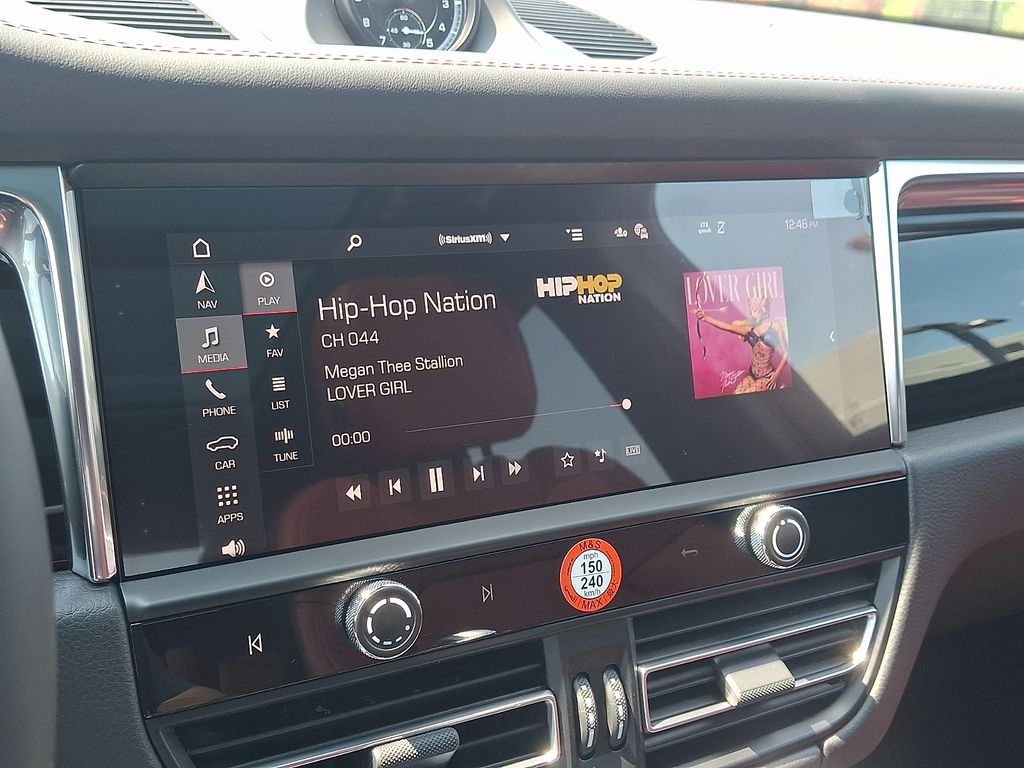 Thumbnail: 2026 Porsche Macan - 21