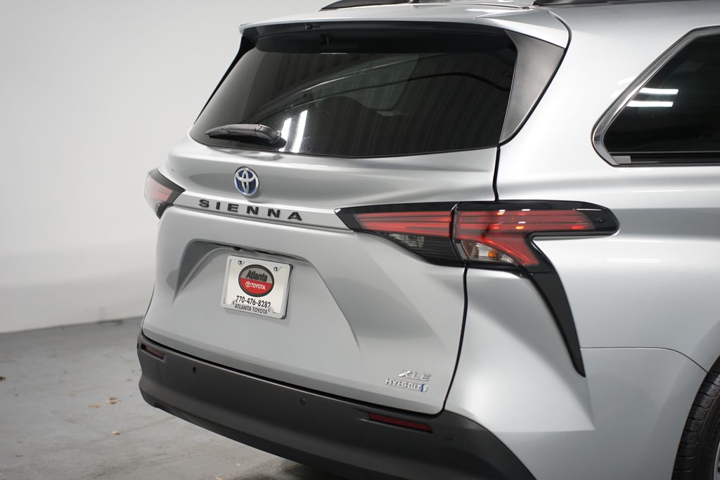 2022 Toyota Sienna XLE 9