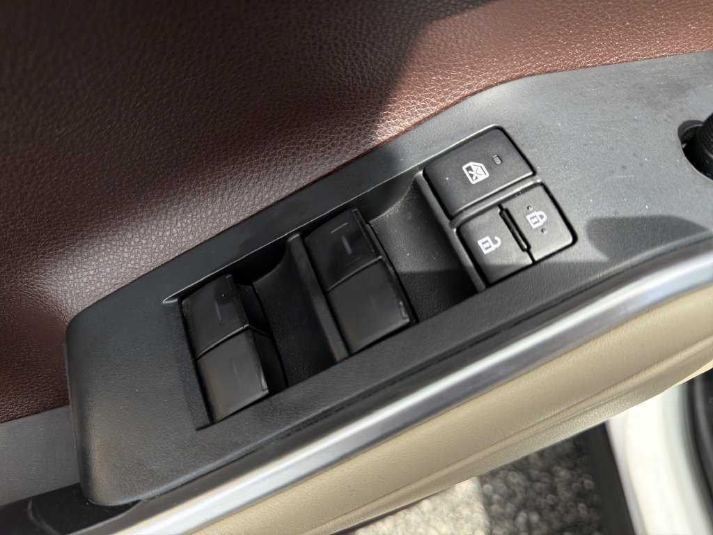Used 2022 Toyota Highlander Hybrid SUV