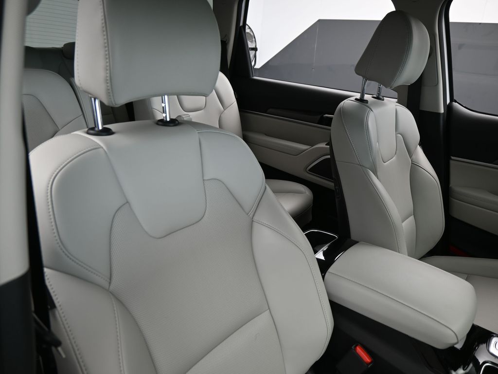 Used 2024 Glacial White Pearl Kia S image 43