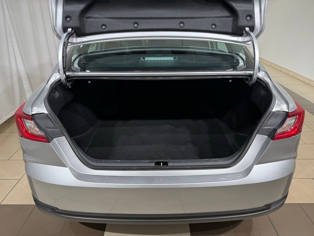 Thumbnail: 2025 Toyota Camry - 11